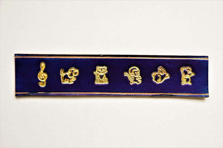 Rond de serviette pr&eacute;nom gravure dor&eacute;e